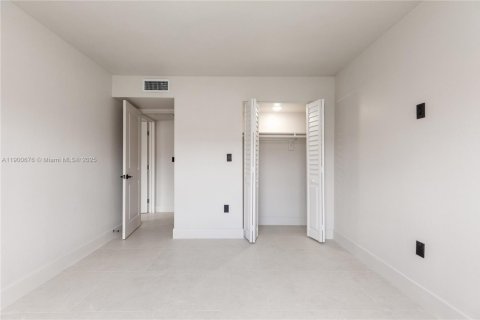 Apartamento en alquiler en North Miami, Florida, 2 dormitorios, 81.38 m2 № 1951418 - foto 11