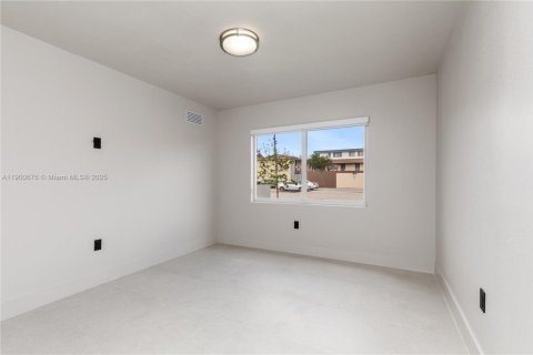 Apartamento en alquiler en North Miami, Florida, 2 dormitorios, 81.38 m2 № 1951418 - foto 10