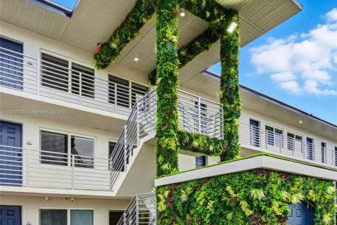 Apartamento en alquiler en North Miami, Florida, 2 dormitorios, 81.38 m2 № 1951418 - foto 3