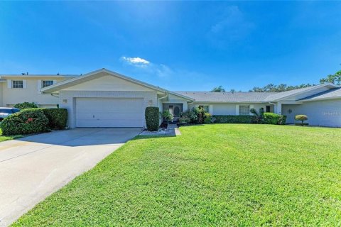 House in Sarasota, Florida 2 bedrooms, 206.99 sq.m. № 2140907