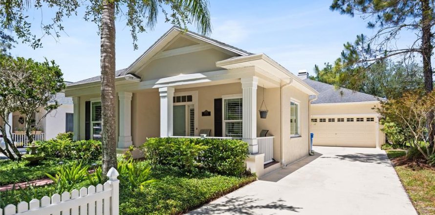 House in Lutz, Florida 3 bedrooms, 216.56 sq.m. № 2225431