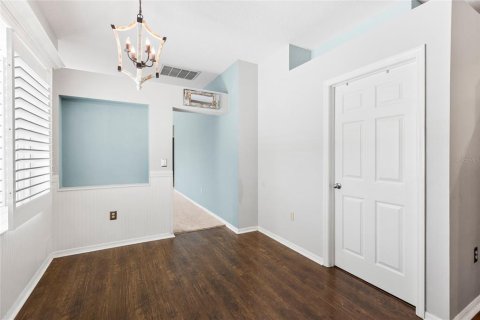House in Lutz, Florida 3 bedrooms, 216.56 sq.m. № 2225431 - photo 9