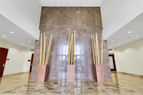 Купить коммерческую недвижимость в Дорал, Флорида № 1817033 - фото 12