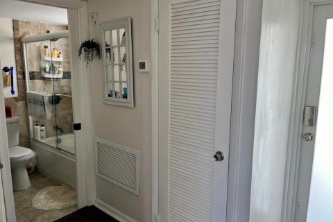 Copropriété à vendre à Pompano Beach, Floride: 1 chambre, 72 m2 № 2084091 - photo 24