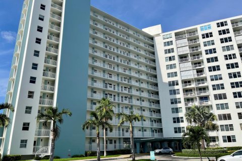 Copropriété à vendre à Pompano Beach, Floride: 1 chambre, 72 m2 № 2084091 - photo 2