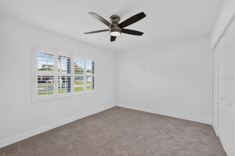 Duplex in Port Orange, Florida 2 bedrooms, 106 sq.m. № 2216567 - photo 4