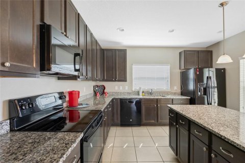 Townhouse in Davenport, Florida 3 bedrooms, 183.95 sq.m. № 1516062 - photo 7