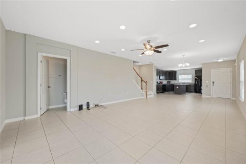 Townhouse in Davenport, Florida 3 bedrooms, 183.95 sq.m. № 1516062 - photo 11