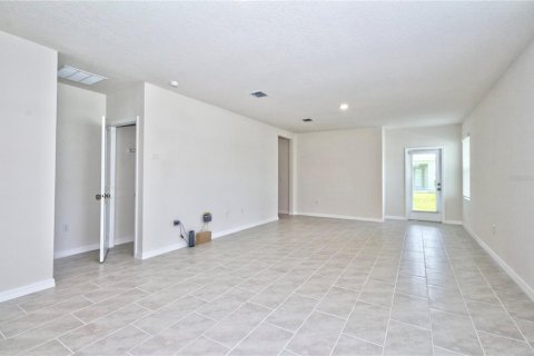 Villa ou maison à louer à Poinciana, Floride: 4 chambres, 154.68 m2 № 1912971 - photo 12