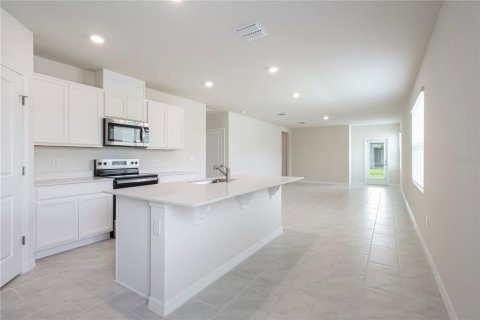 Villa ou maison à louer à Poinciana, Floride: 4 chambres, 154.68 m2 № 1912971 - photo 7