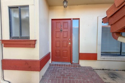 Touwnhouse à vendre à Clearwater, Floride: 2 chambres, 125.33 m2 № 2222854 - photo 2
