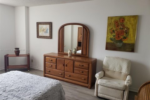 Condo in Hallandale Beach, Florida, 2 bedrooms  № 1710626 - photo 8