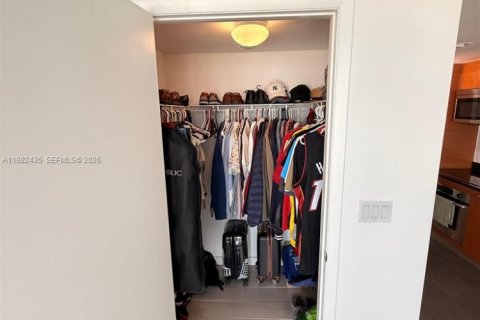 Condo in Miami, Florida  № 2045266 - photo 11