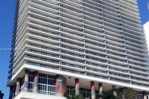 Studio à Condo à Miami, Floride  № 2045266