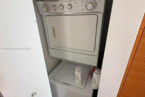 Condo in Miami, Florida  № 2045266 - photo 14