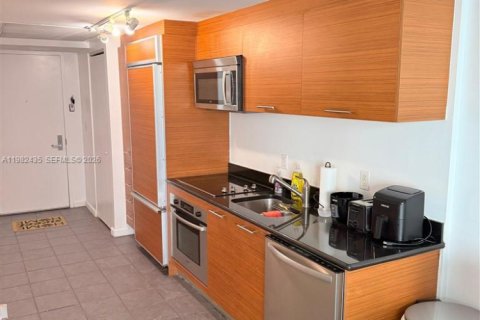 Condo in Miami, Florida  № 2045266 - photo 10