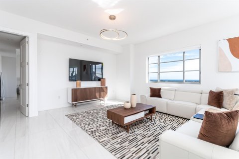 Condominio en alquiler en Boca Raton, Florida, 2 dormitorios, 170.75 m2 № 2146852 - foto 9