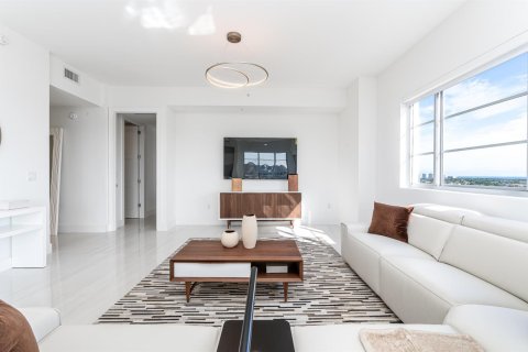 Condominio en alquiler en Boca Raton, Florida, 2 dormitorios, 170.75 m2 № 2146852 - foto 4