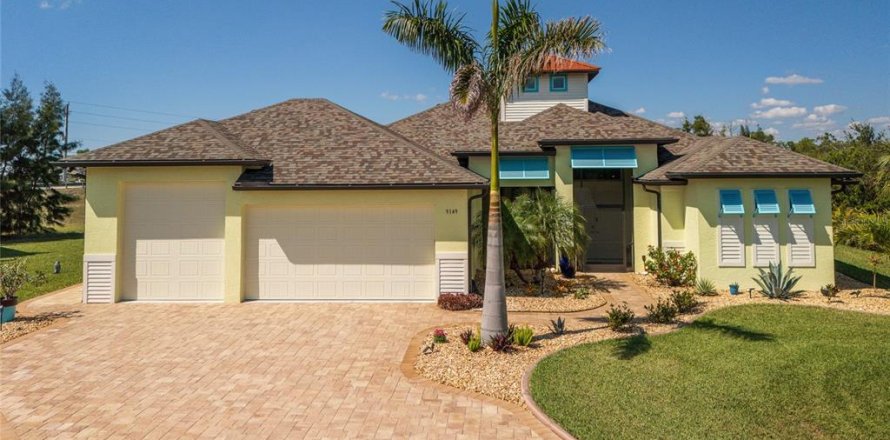 Casa en Port Charlotte, Florida 3 dormitorios, 183.85 m2 № 1514585