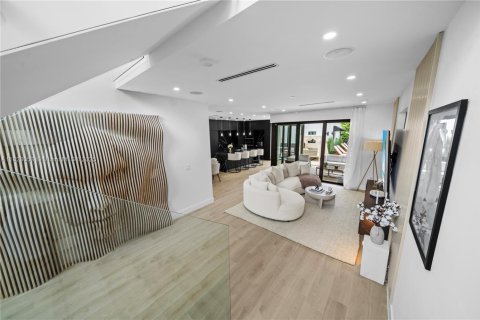 Casa en venta en Miami, Florida, 6 dormitorios № 1787218 - foto 23