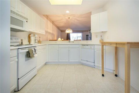 Copropriété à vendre à Sarasota, Floride: 2 chambres, 156.45 m2 № 2142040 - photo 20