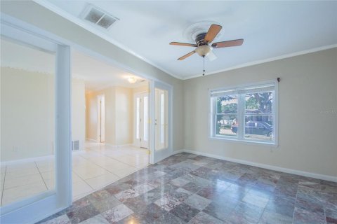 House in Clearwater, Florida 4 bedrooms, 348.85 sq.m. № 1665651 - photo 10
