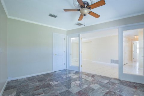 House in Clearwater, Florida 4 bedrooms, 348.85 sq.m. № 1665651 - photo 11