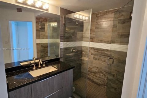 Condo in Miami Beach, Florida, 1 bedroom  № 1863889 - photo 3