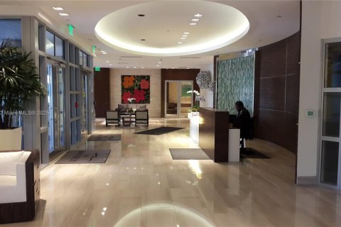 Condo in Miami Beach, Florida, 1 bedroom  № 1863889 - photo 15