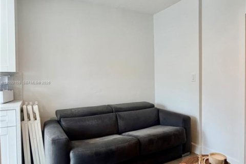 Condo in Miami Beach, Florida  № 2077969 - photo 12
