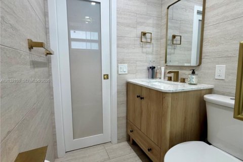 Condo in Miami Beach, Florida  № 2077969 - photo 14