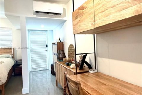 Condo in Miami Beach, Florida  № 2077969 - photo 3