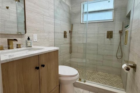 Condo in Miami Beach, Florida  № 2077969 - photo 13