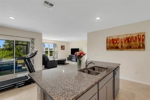 House in Lakeland, Florida 4 bedrooms, 169.83 sq.m. № 1264374 - photo 12