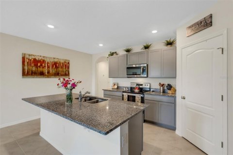 House in Lakeland, Florida 4 bedrooms, 169.83 sq.m. № 1264374 - photo 9