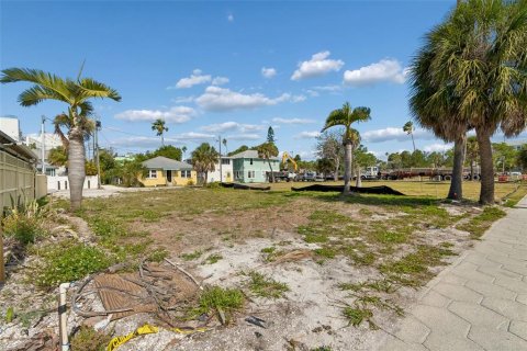 Commercial property in Saint Pete Beach, Florida № 2306379 - photo 30