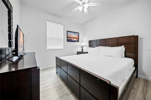 House in Kissimmee, Florida 8 bedrooms, 338.91 sq.m. № 2104204 - photo 14