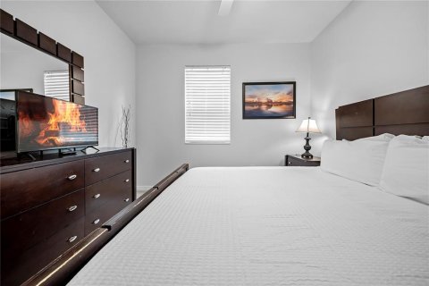 House in Kissimmee, Florida 8 bedrooms, 338.91 sq.m. № 2104204 - photo 15