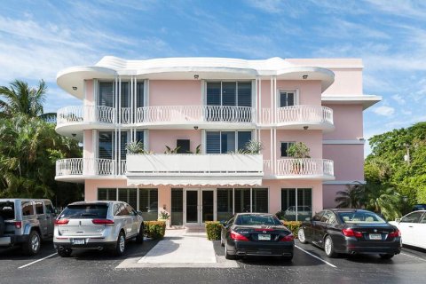 Condo in Palm Beach, Florida, 2 bedrooms  № 1045405 - photo 1