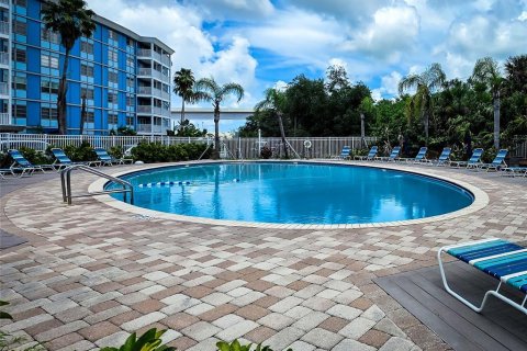 Condo in Saint Petersburg, Florida, 1 bedroom  № 1819414 - photo 2