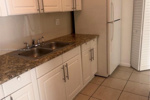 Adosado en alquiler en Lauderhill, Florida, 2 dormitorios, 94.76 m2 № 1968025 - foto 17