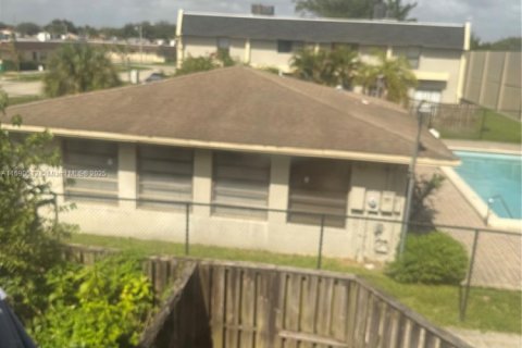 Adosado en alquiler en Lauderhill, Florida, 2 dormitorios, 94.76 m2 № 1968025 - foto 2