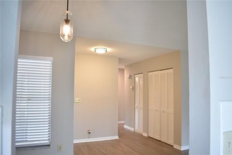 Condo in Sun City Center, Florida, 2 bedrooms  № 2209419 - photo 15