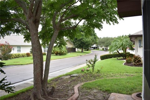 Condo in Sun City Center, Florida, 2 bedrooms  № 2209419 - photo 27