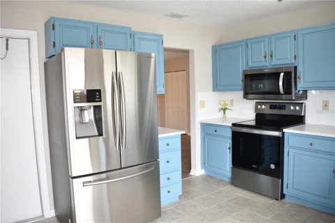 Condo in Sun City Center, Florida, 2 bedrooms  № 2209419 - photo 10