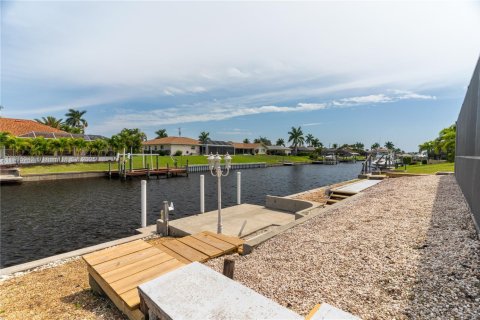Casa en venta en Cape Coral, Florida, 3 dormitorios, 166.76 m2 № 2082495 - foto 3