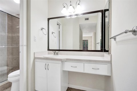Condo in Plantation, Florida, 2 bedrooms  № 1891789 - photo 18
