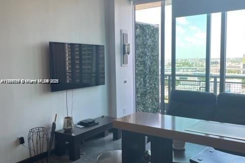 Condominio en alquiler en Miami, Florida, 1 dormitorio, 73.86 m2 № 1896841 - foto 6