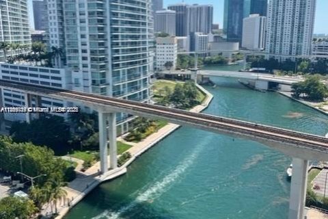 Condominio en alquiler en Miami, Florida, 1 dormitorio, 73.86 m2 № 1896841 - foto 8