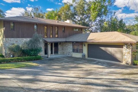 House in Windermere, Florida 4 bedrooms, 292.64 sq.m. № 1513170 - photo 21